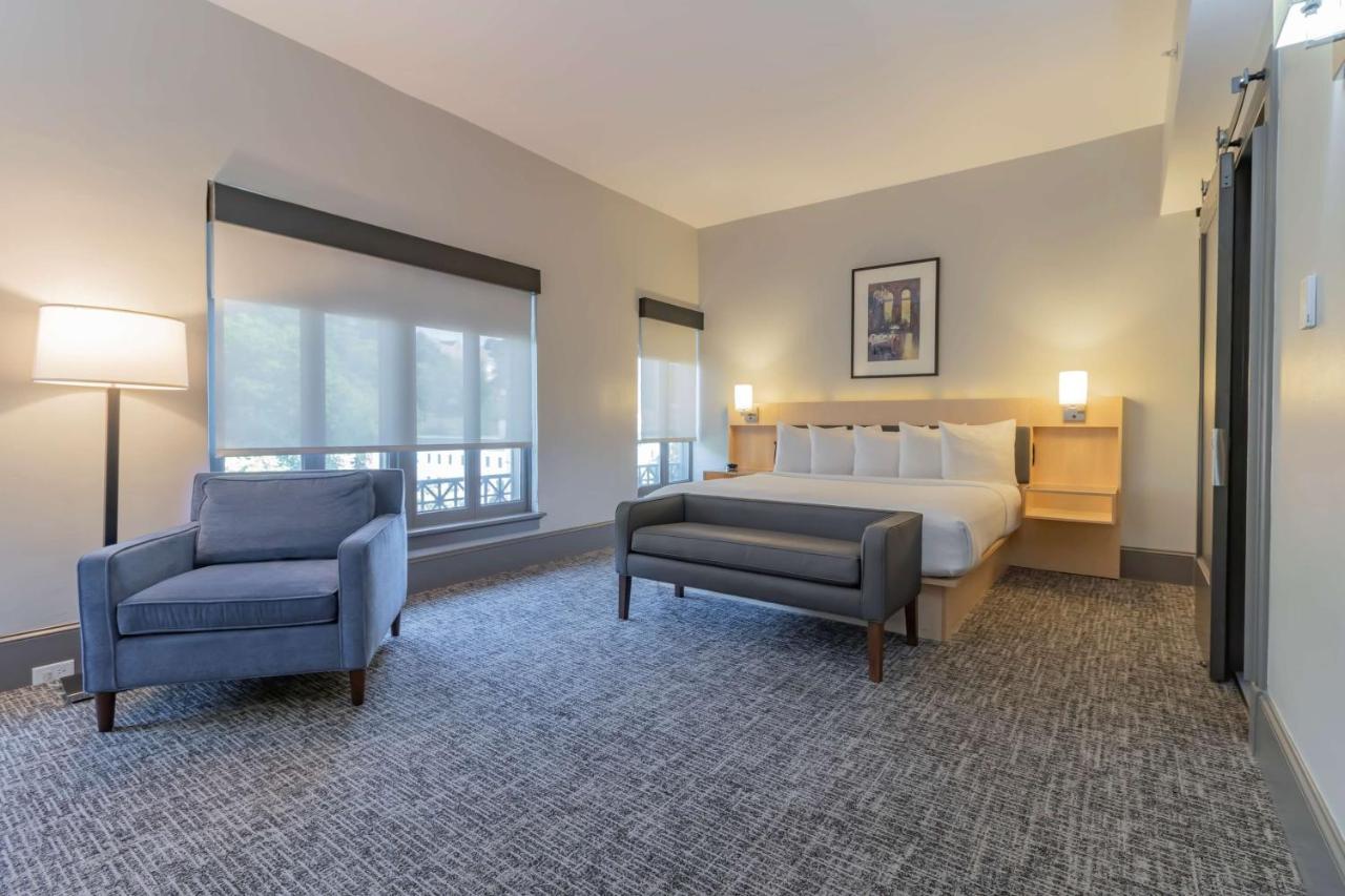 The Waters Hot Springs, Tapestry Collection By Hilton Hotel Bagian luar foto